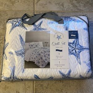 Blue and White Starfish Quilt Set